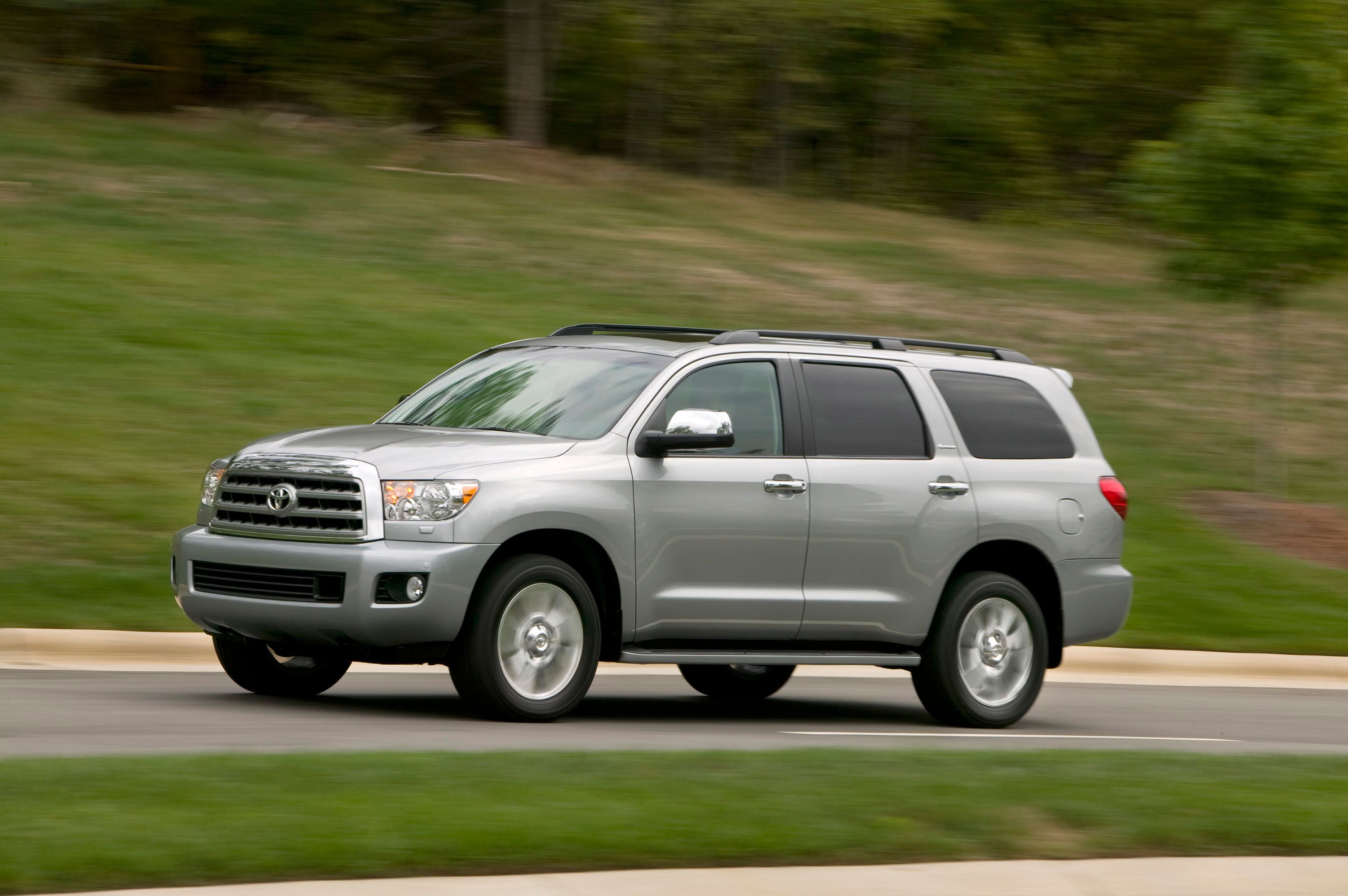 3000x1996 Toyota Sequoia Platinum (2010) 10 of 14