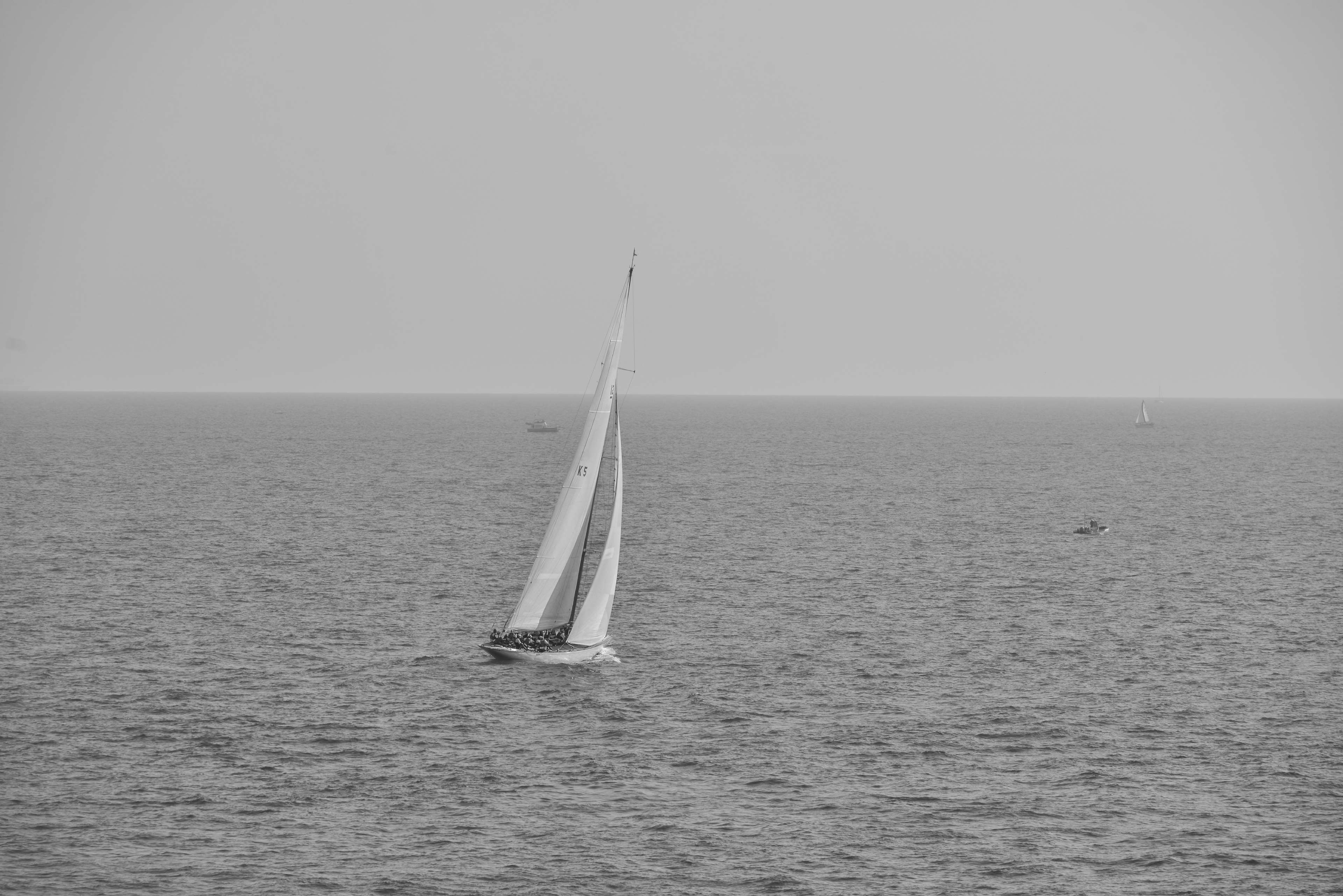 3840x2563 black and white, boat, ocean, sailing, sea, ship 4k
