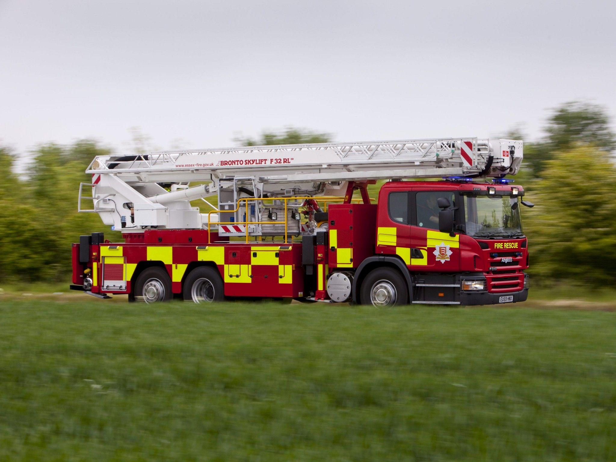 2048x1536 2048x1536 scania fire truck wallpaper for desktop
