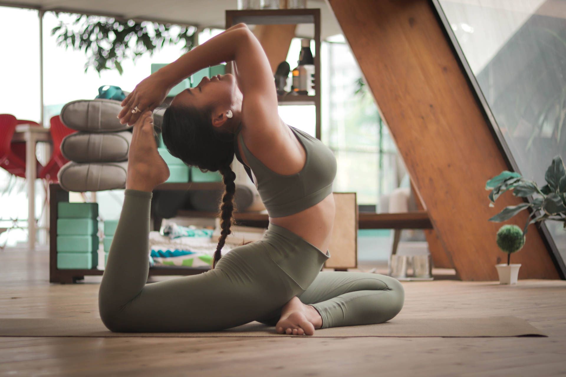 1920x1280 Yoga Wallpaper