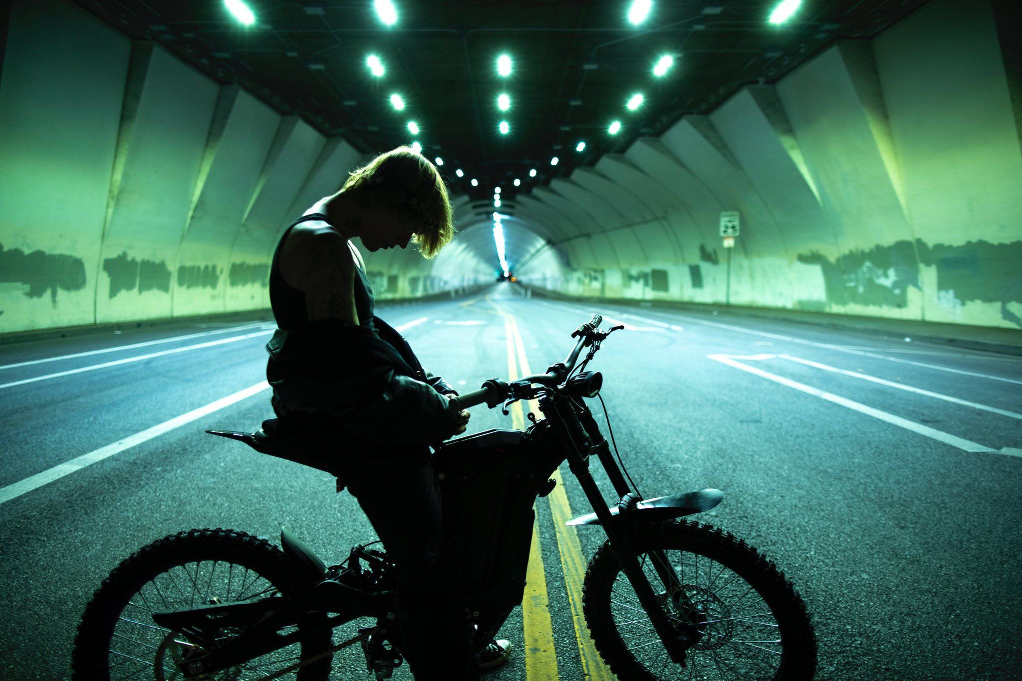 2048x1364 Justin Bieber on X: ONE WEEK #Justice / X