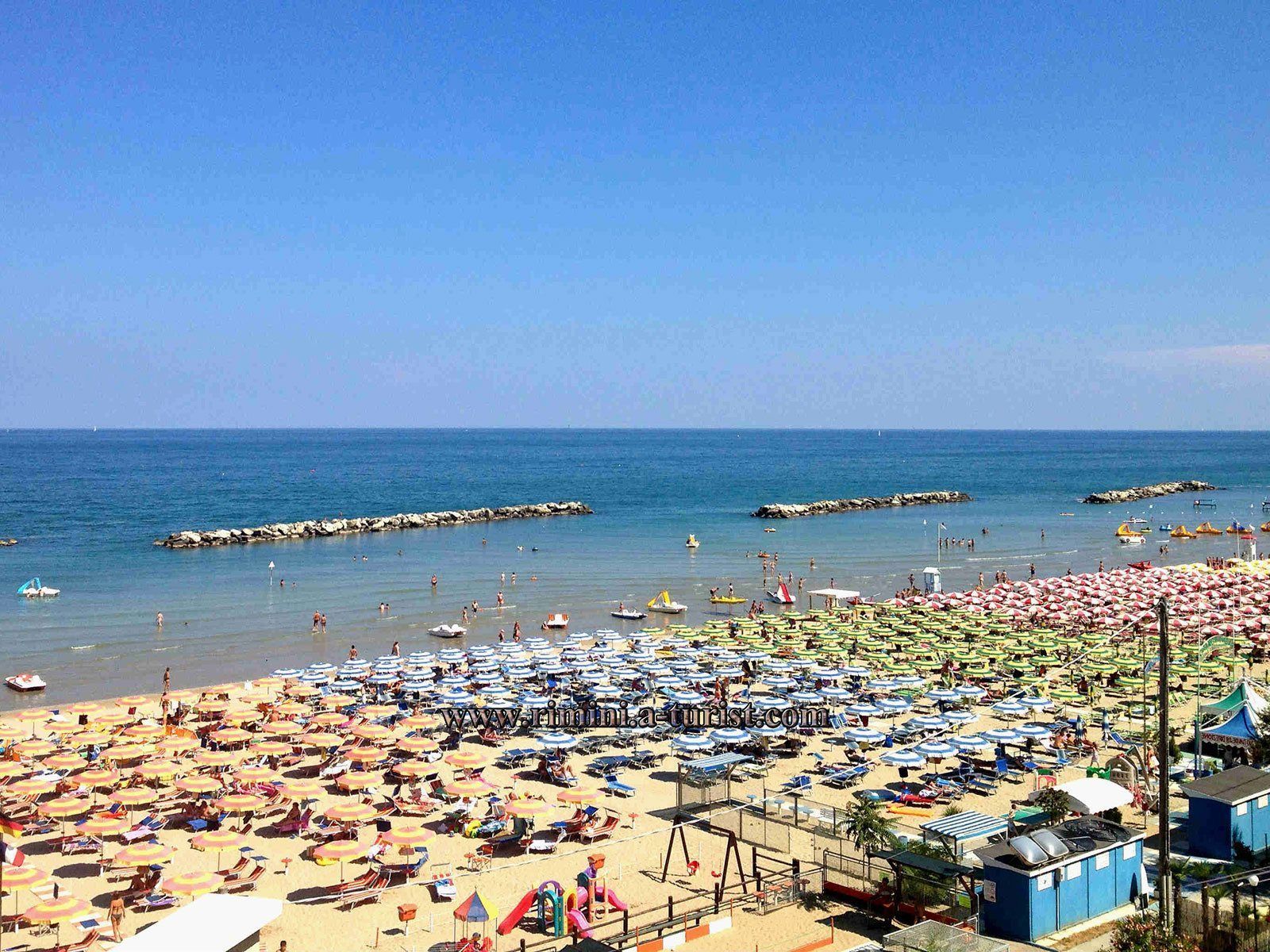 1600x1200 Ideal time to visit Rimini