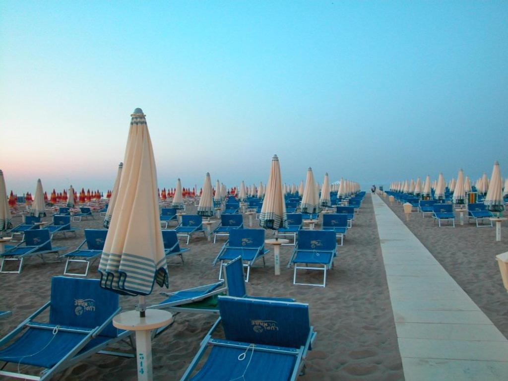 1024x768 Hotel Fellini Rimini, Italy