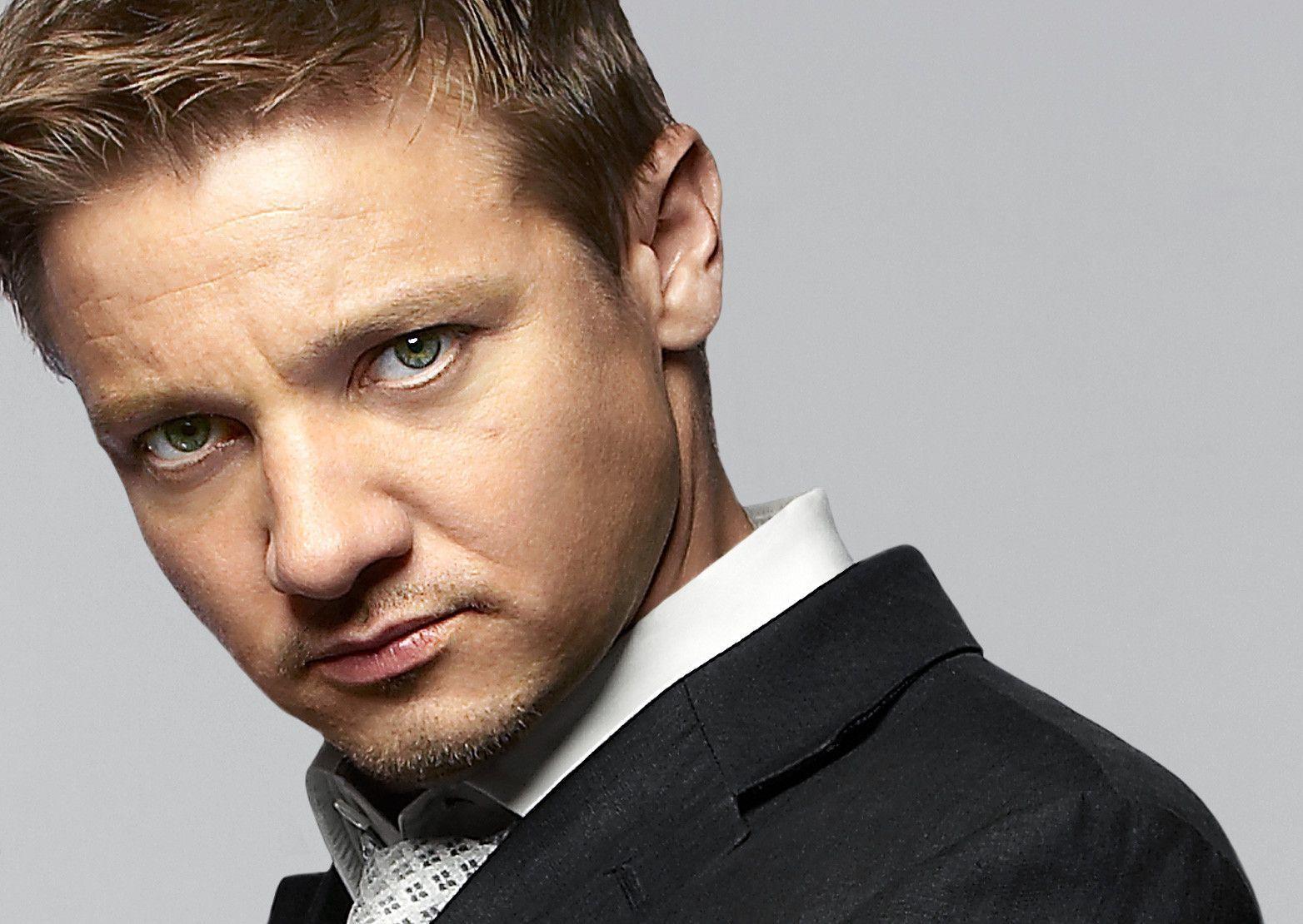 1564x1110 Jeremy Renner Wallpaper