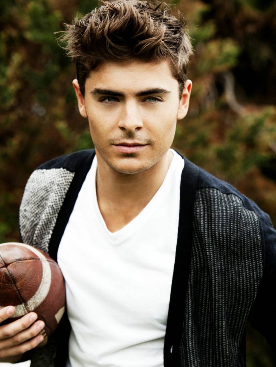 Zac Efron Wallpaper by TheLightSource on DeviantArt