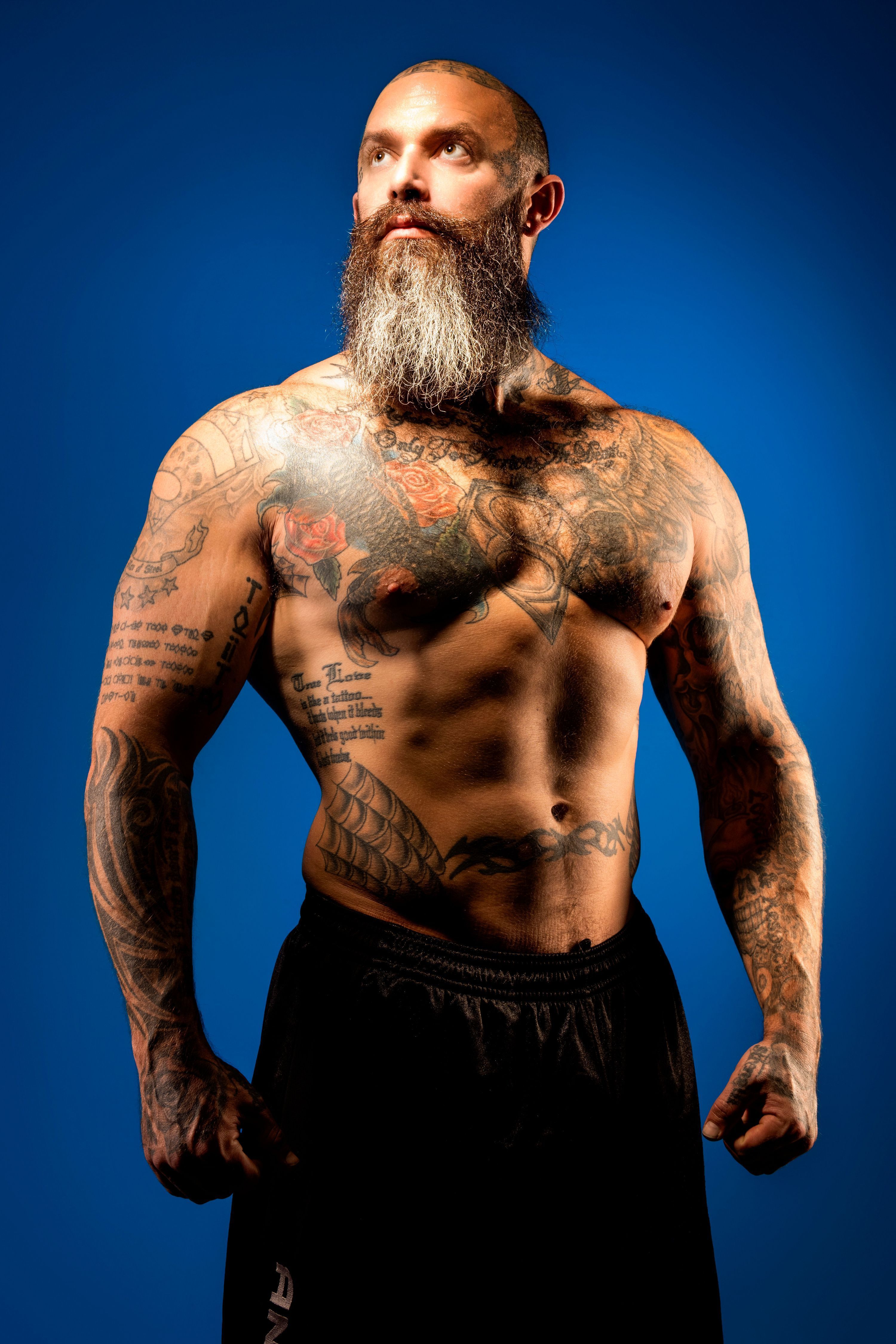 3000x4500 image Tattoos Man Muscle Pose Beard Fitness Hands 3000x4500