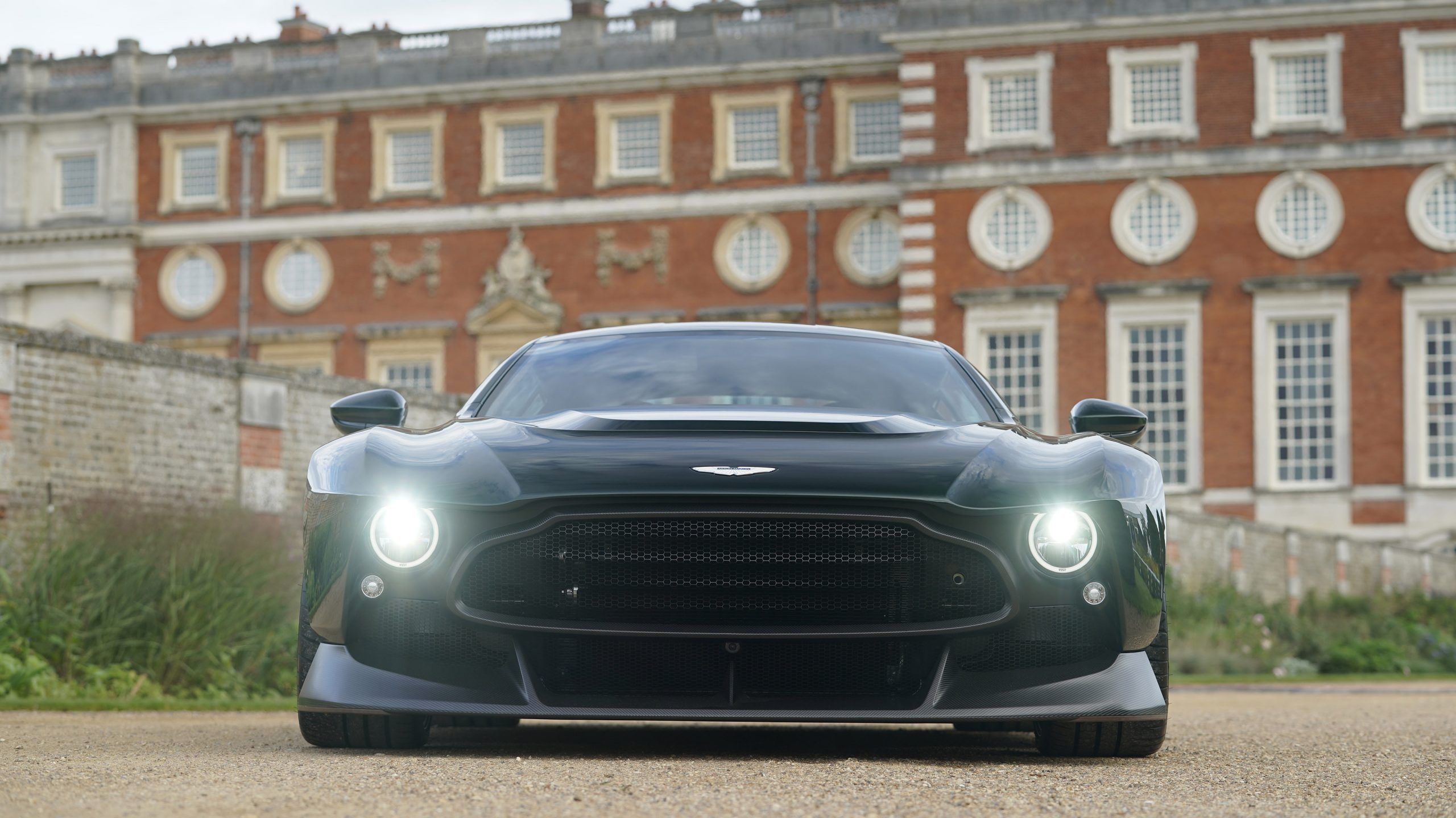 2560x1440 Aston Martin Victor Wallpaper