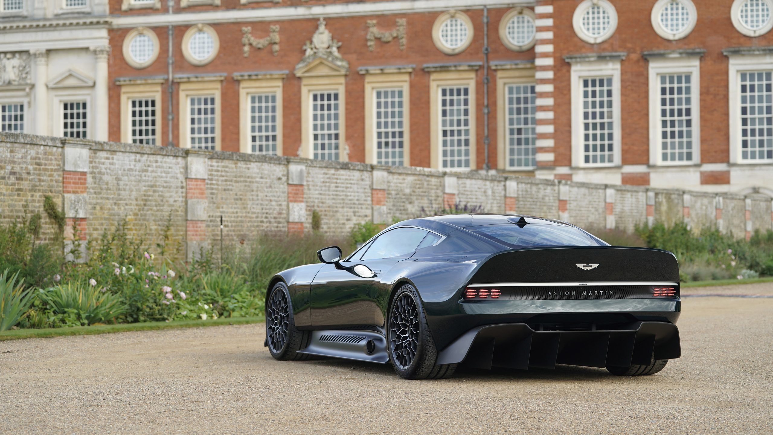 2560x1440 Aston Martin Victor Wallpaper