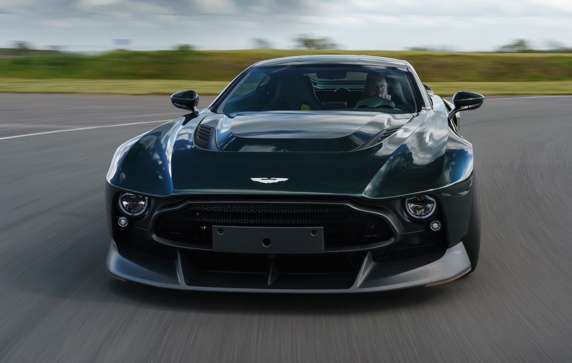 1864x1182 Aston Martin Victor Review