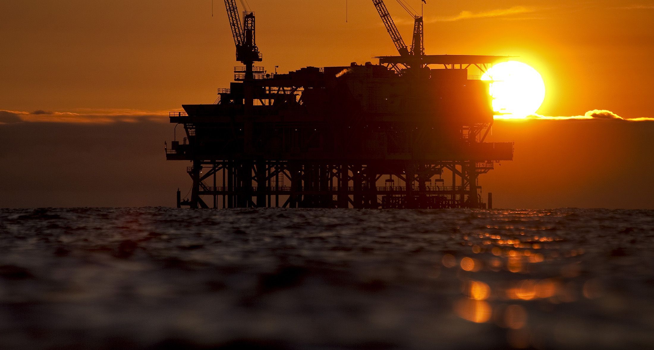 2200x1177 Oil Industry Stirs Blowback After Weaving War Into U.S. Lobbying