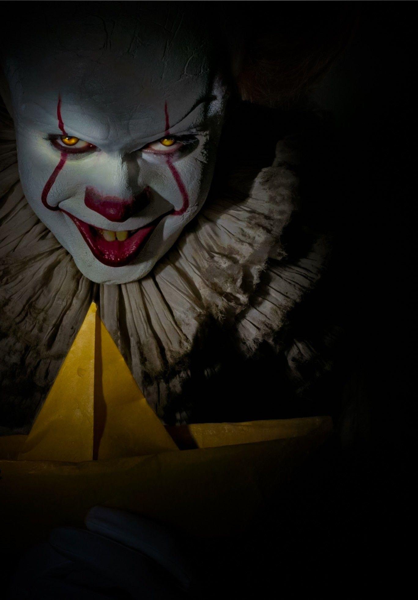 1367x1958 Clown Desktop Wallpaper