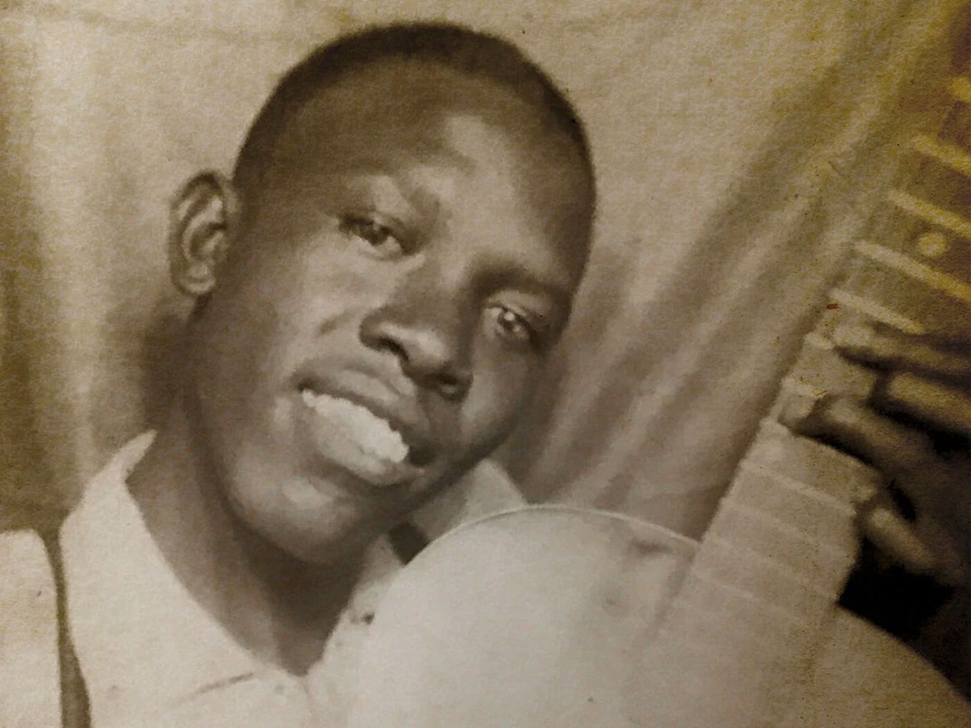 1400x1050 New photograph of blues legend Robert Johnson unveiled