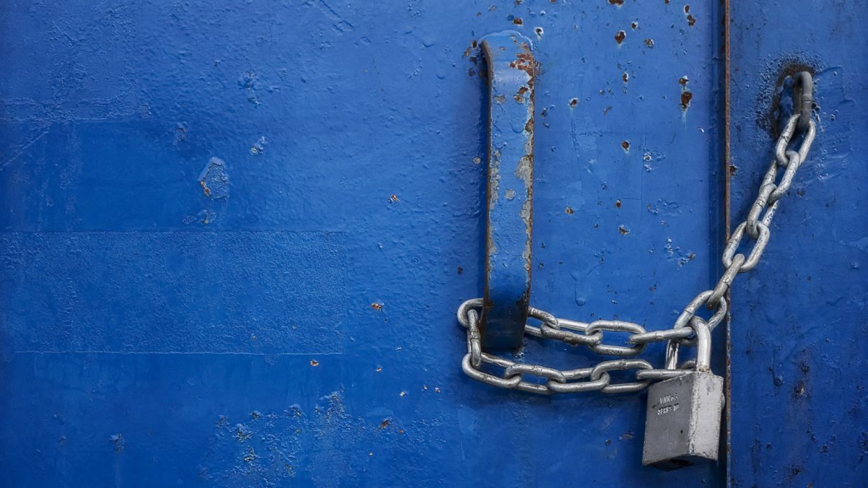 1245x700 Blue door closed lock wallpaperx1440