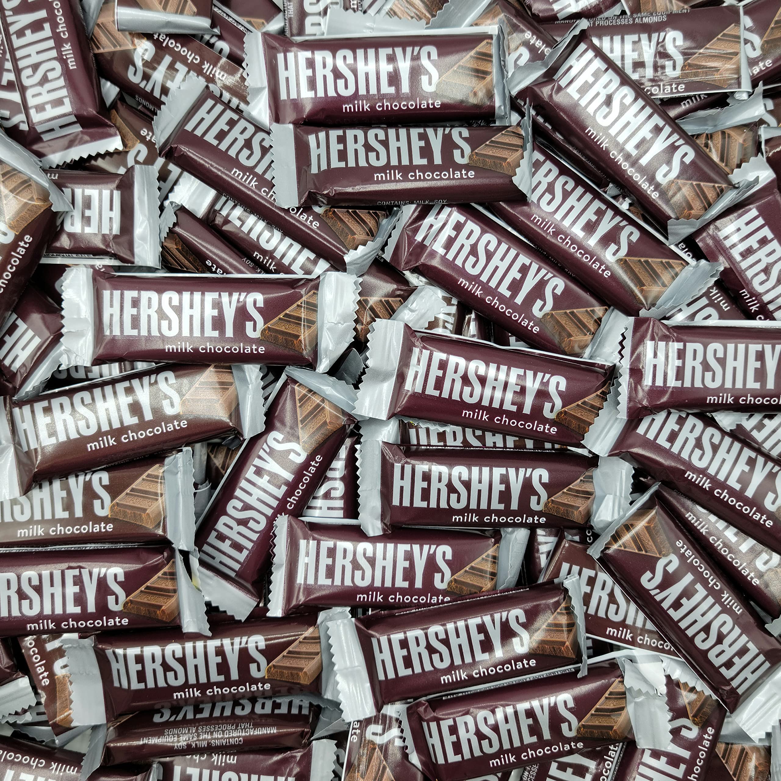 2560x2560 Milk Chocolate Snack Size Candy Bar