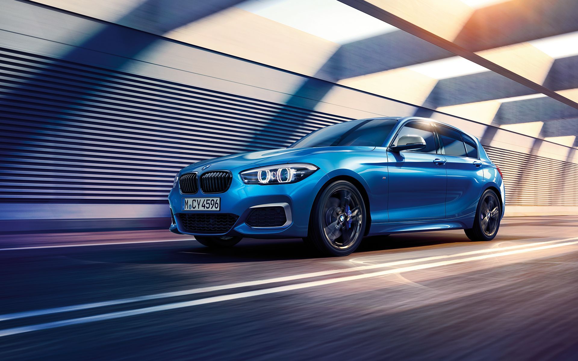 1920x1200 BMW M140i Shadow Edition: video