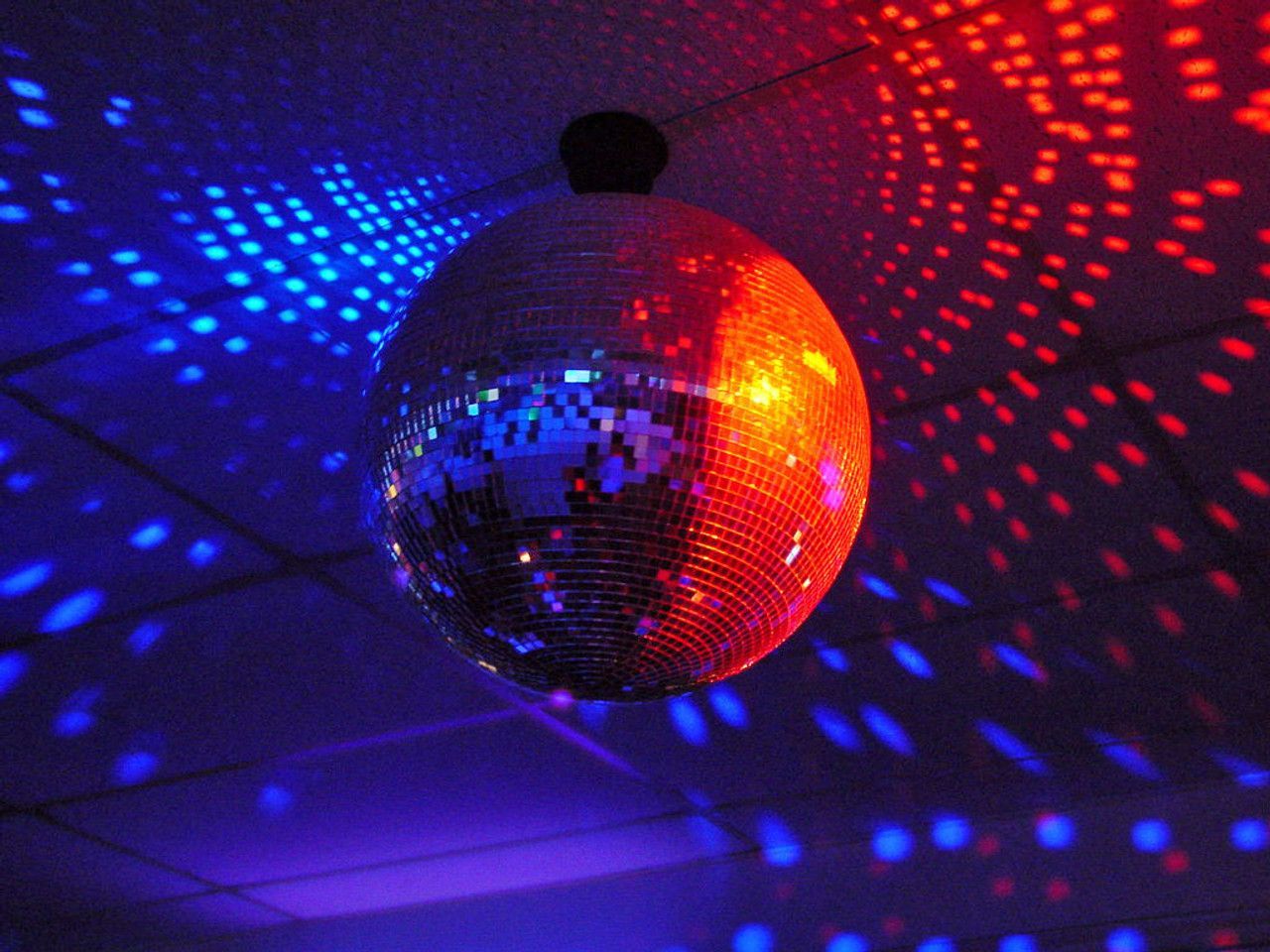 Mirror Ball Wallpapers Top Free Mirror Ball Backgrounds WallpaperAccess