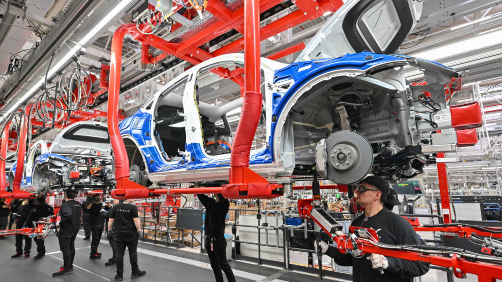 1600x900 Tesla to discuss factory plan for new