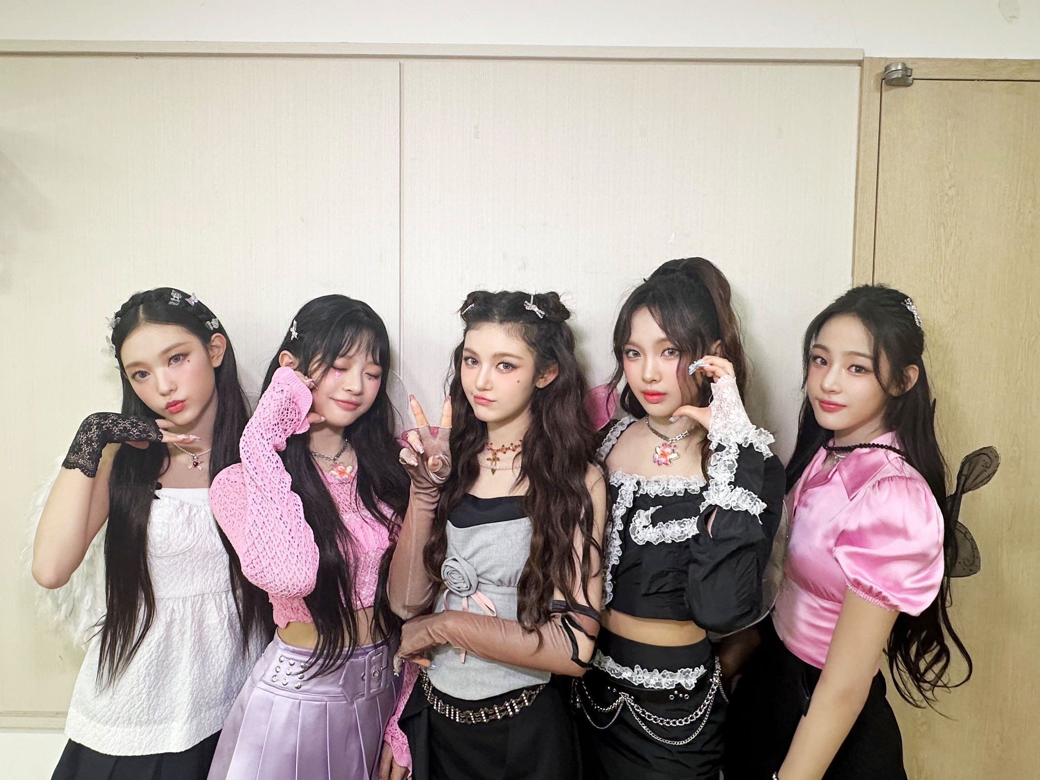 2048x1536 Pham Hanni KPOP