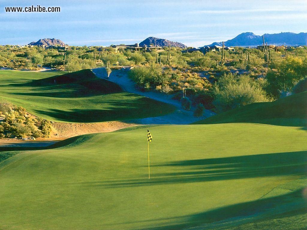 1024x768 Golf course wallpaper