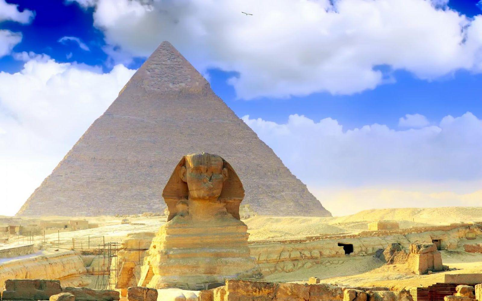 1600x1000 Egyptian Pyramid Wallpaper