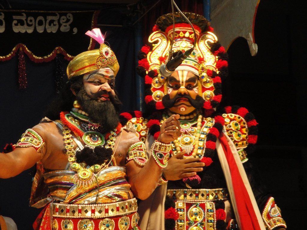 1024x768 Guru Dronacharya & Duryodhana. Yakshagana costumes consist