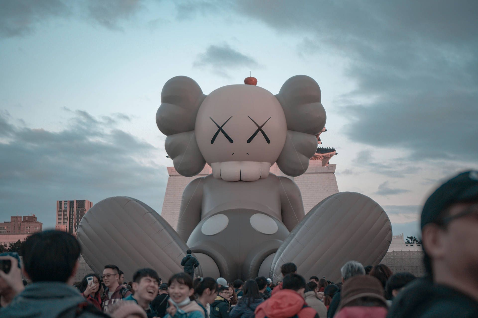 1920x1280 Kaws Pc Wallpaper