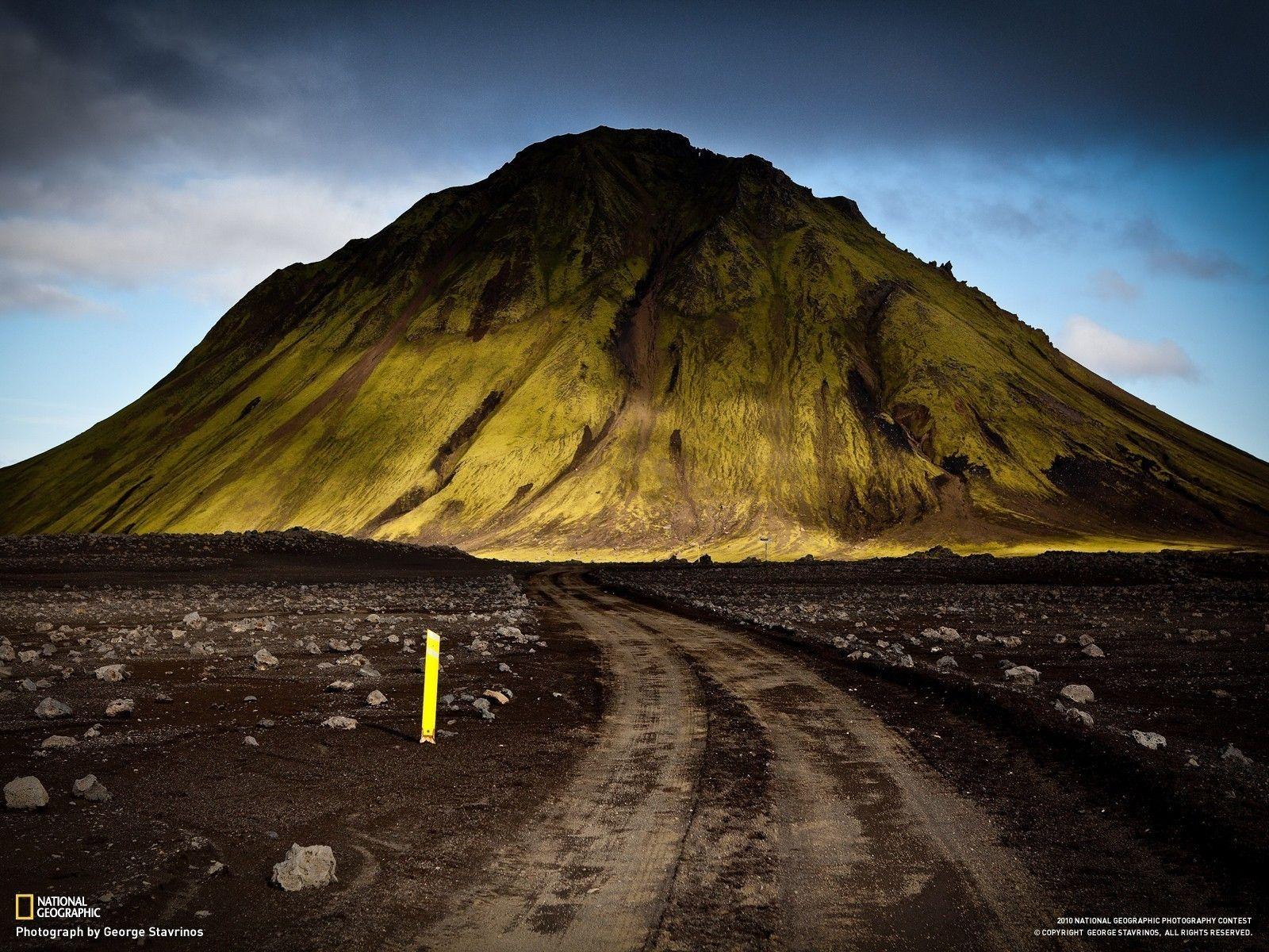 1600x1200 1600x1200 iceland mountain dirt road landscape