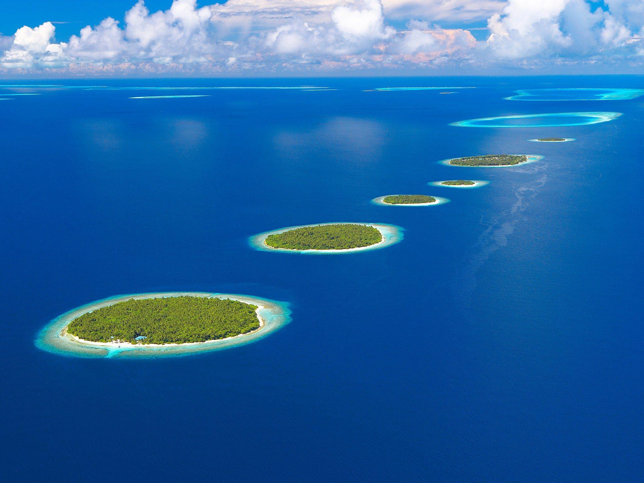 2048x1536 Tiny Tropical Islands Wallpaperx1536