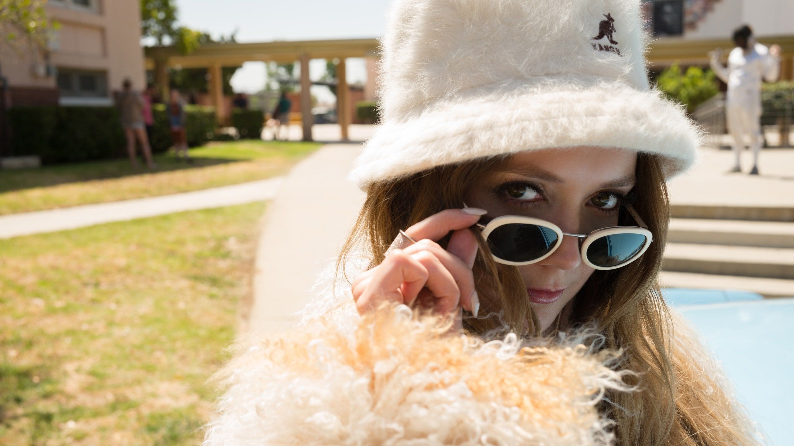 2560x1440 Billie Lourd Wishes She Had a Movie Like Booksmart When She Was in High School