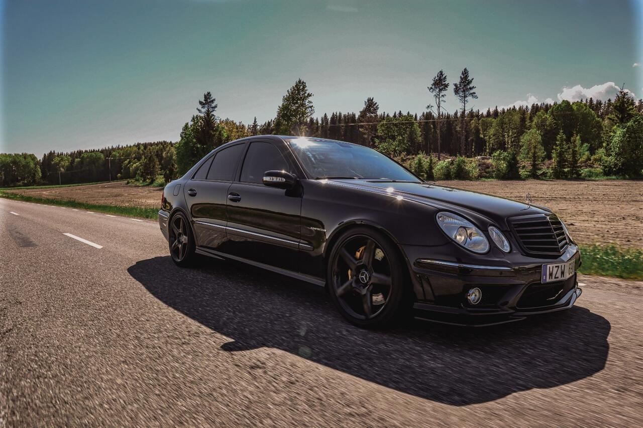 1280x853 Mercedes E55 AMG (2006)