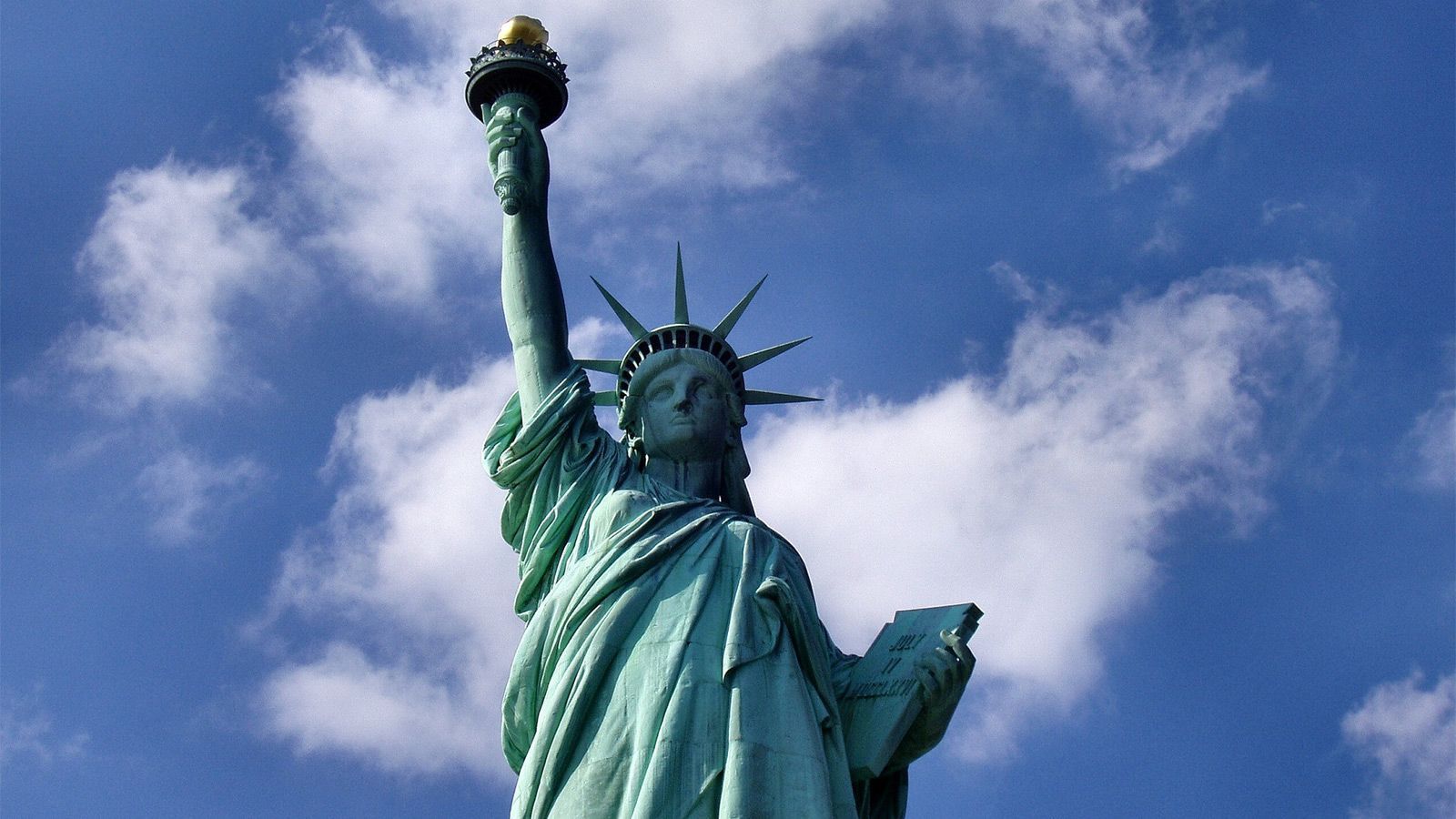 1600x900 Statue of Liberty history: A beacon
