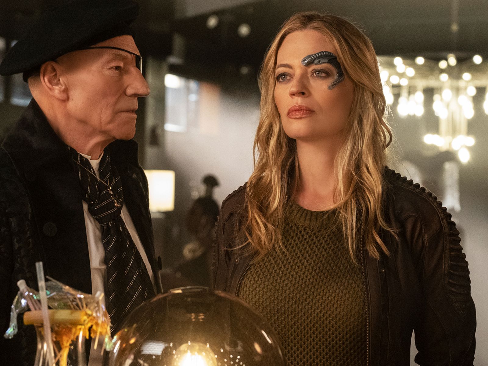 1600x1200 Watch Star Trek: Picard
