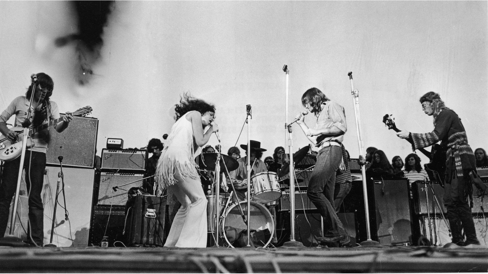 1600x900 White Rabbit” Woodstock Performance