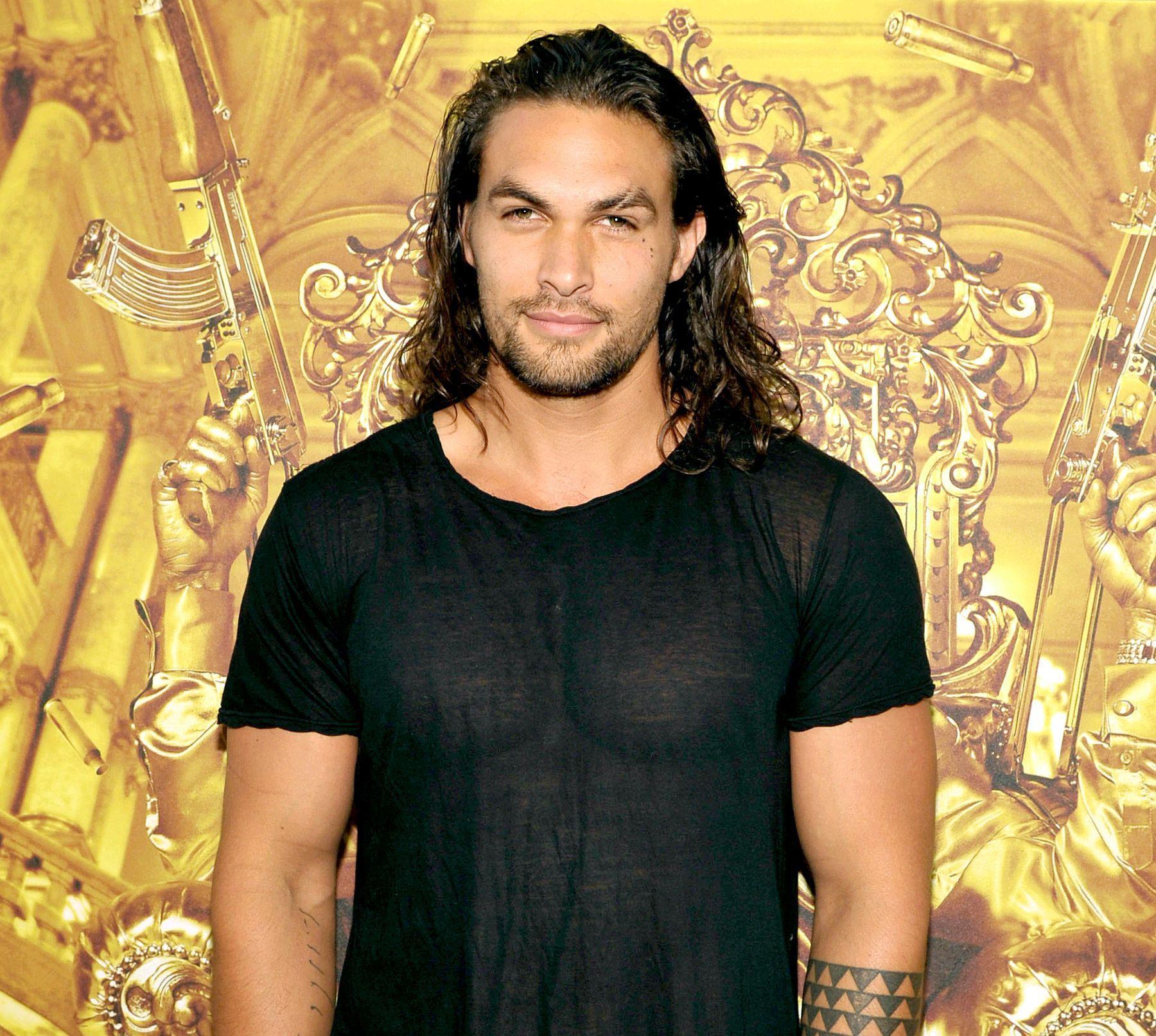 1800x1614 Aquaman Jason Momoa Wallpaper