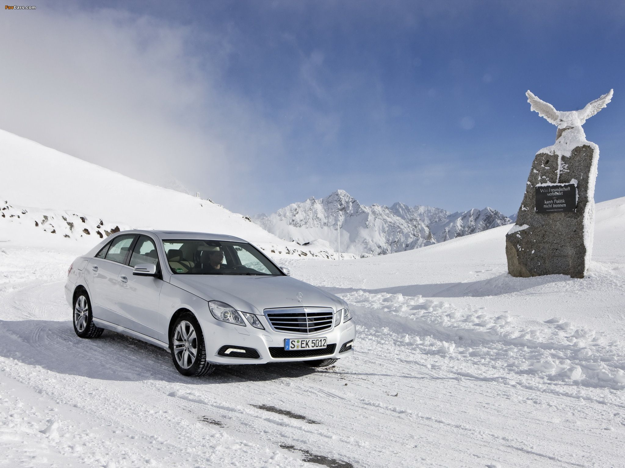 2048x1536 Mercedes Benz E 350 4MATIC (W212) 2009