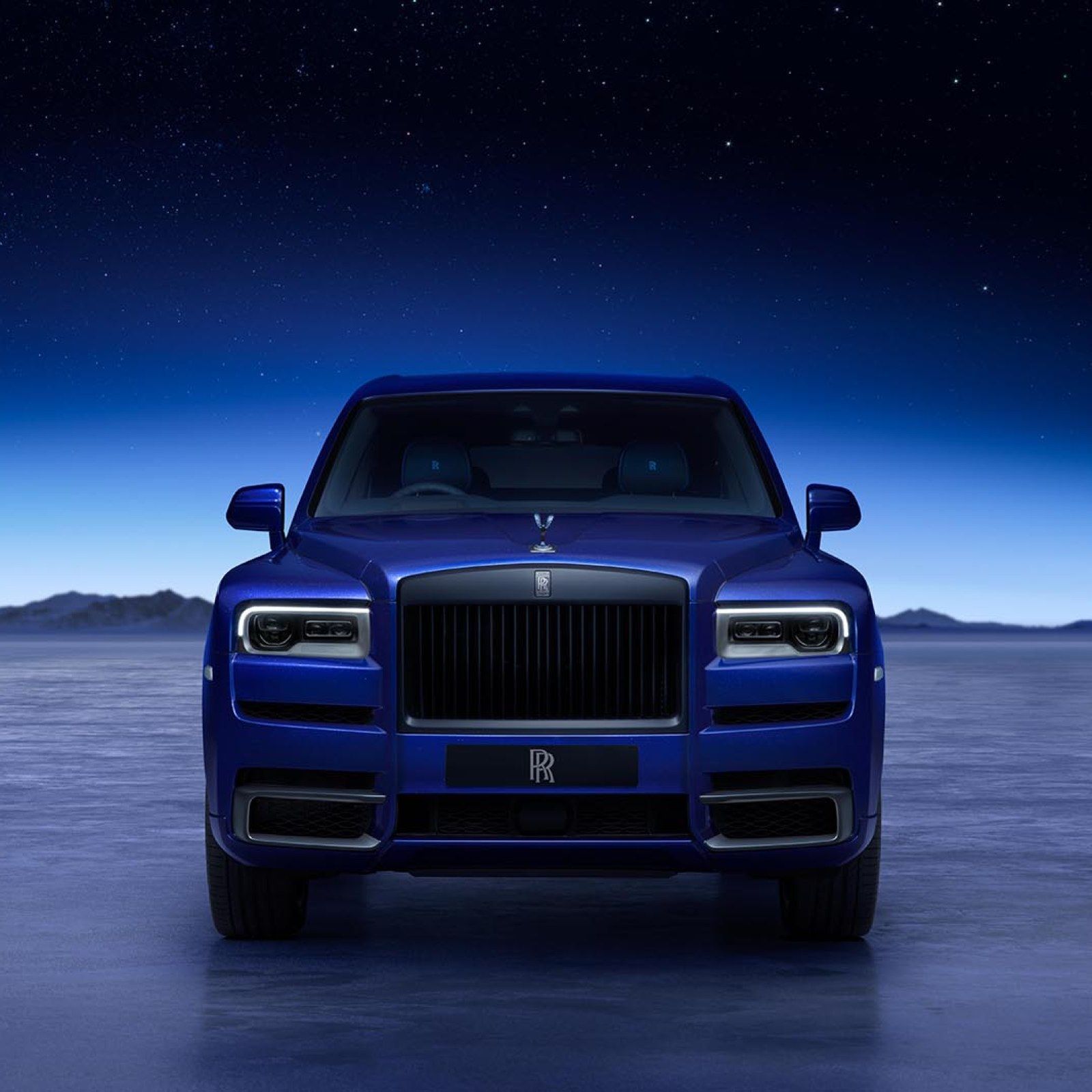 1600x1600 New Rolls Royce SUV Draws Drivers To