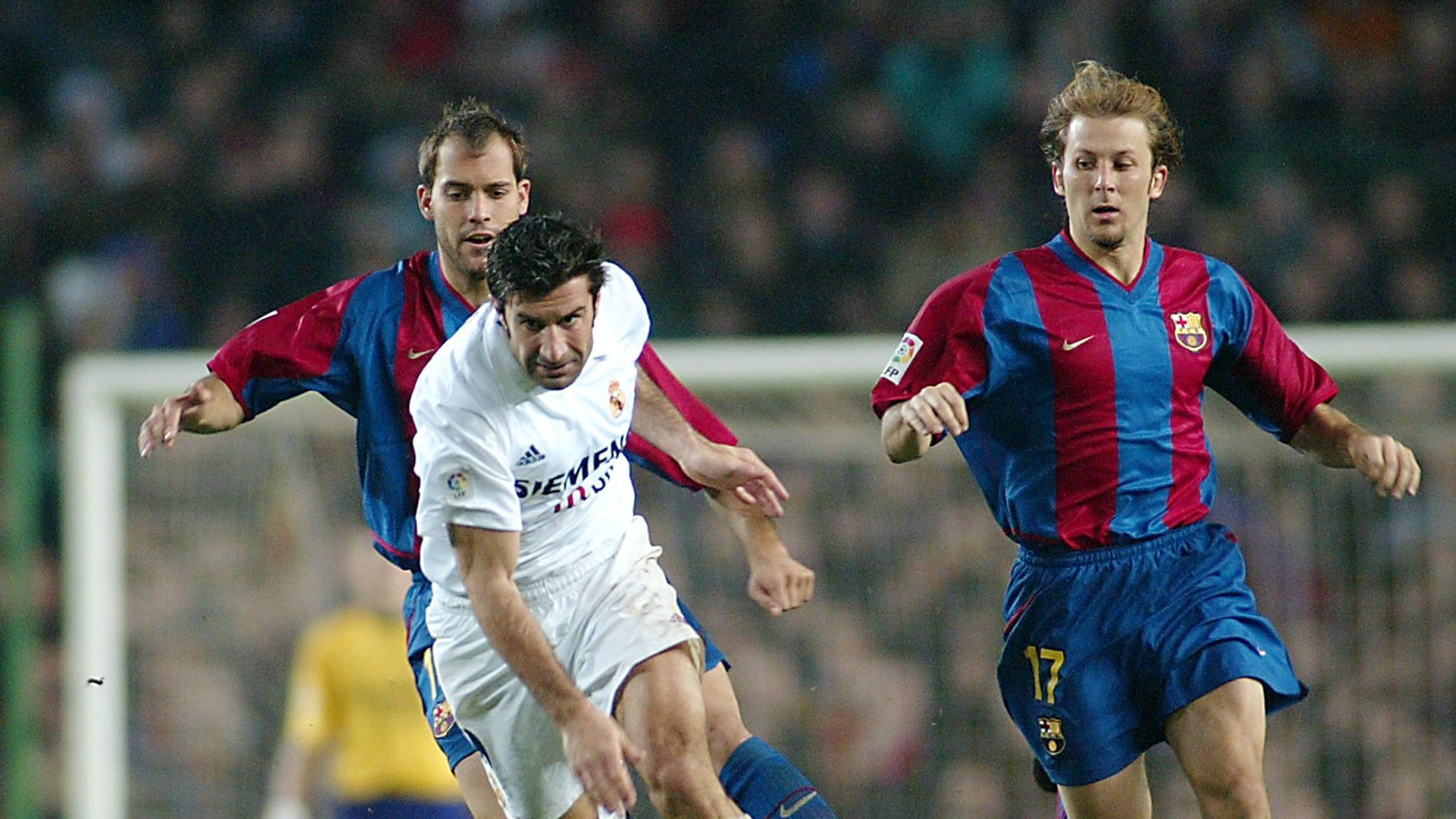 2048x1152 El Clasico moments: Luis Figo's return