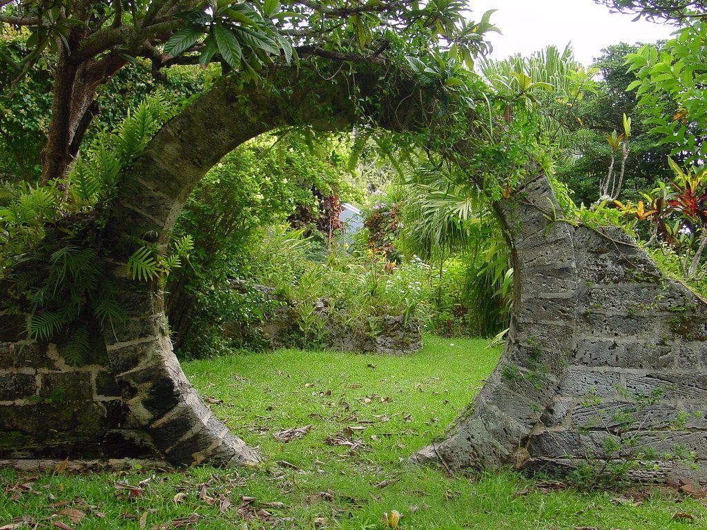 1024x768 Circular garden gate. Karl Gercens