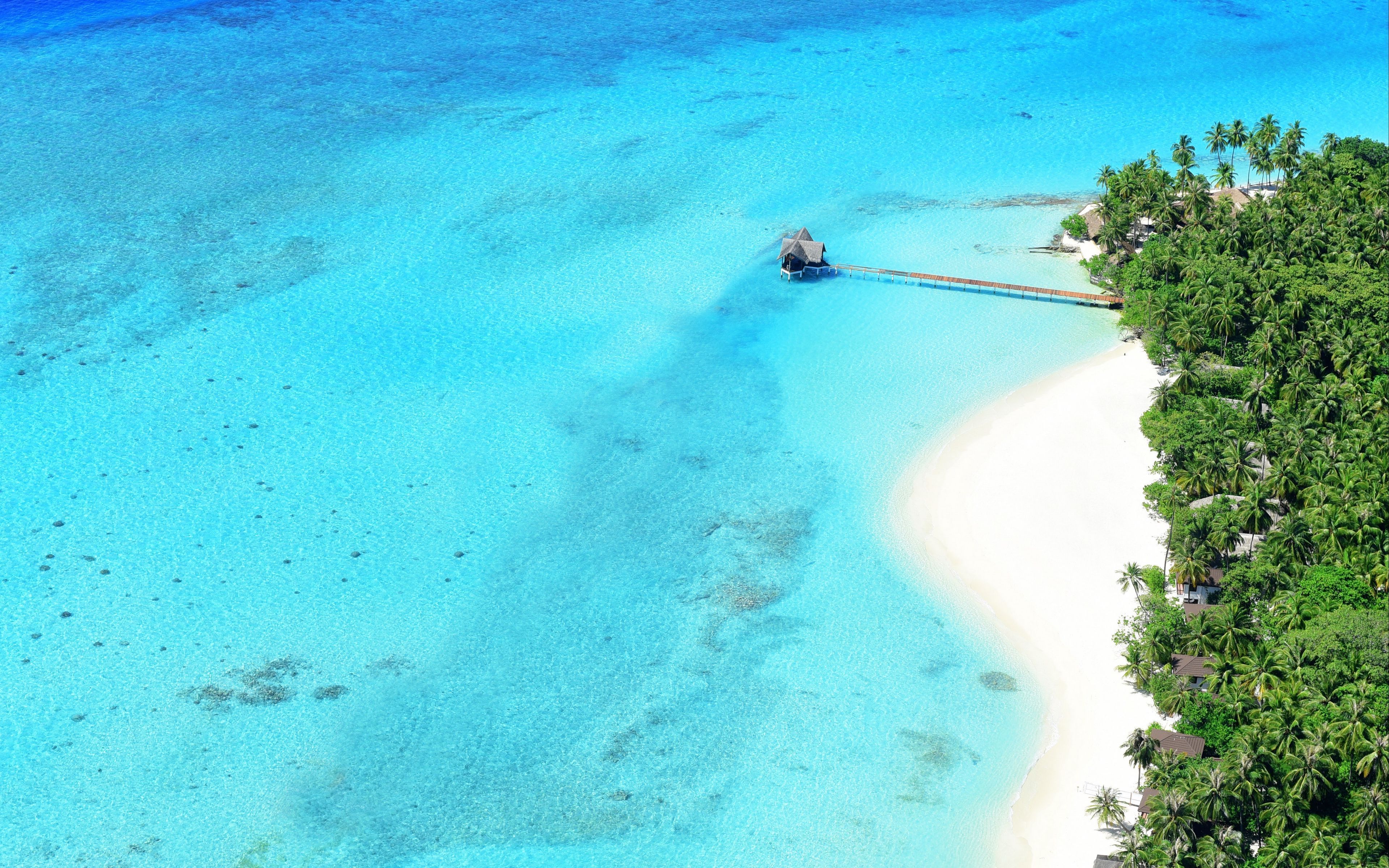 3840x2400 Download wallpaper 3840x2400 ocean, top