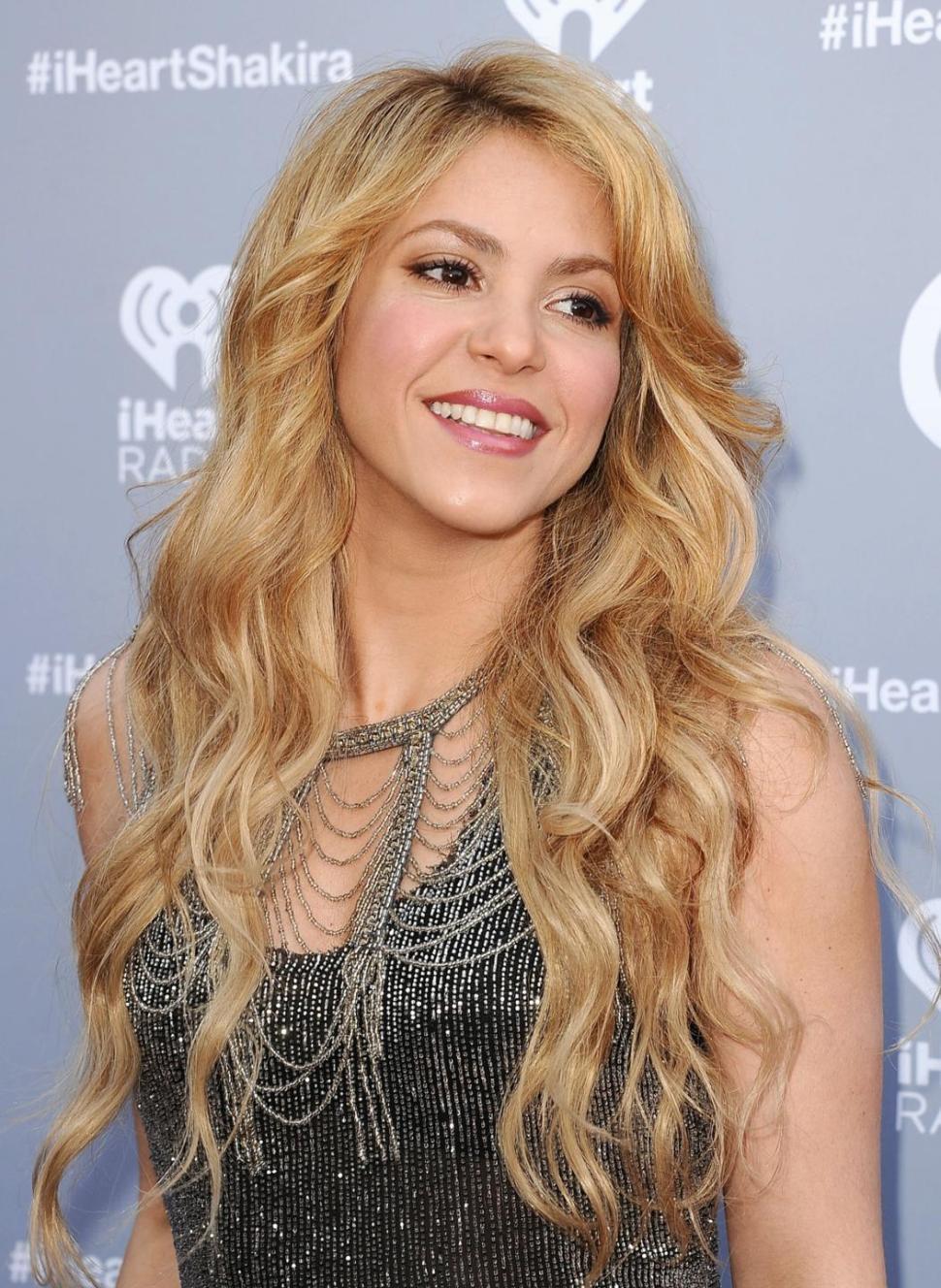 Hình nền Shakira 970x1328 - Tải xuống hình nền Shakira miễn phí