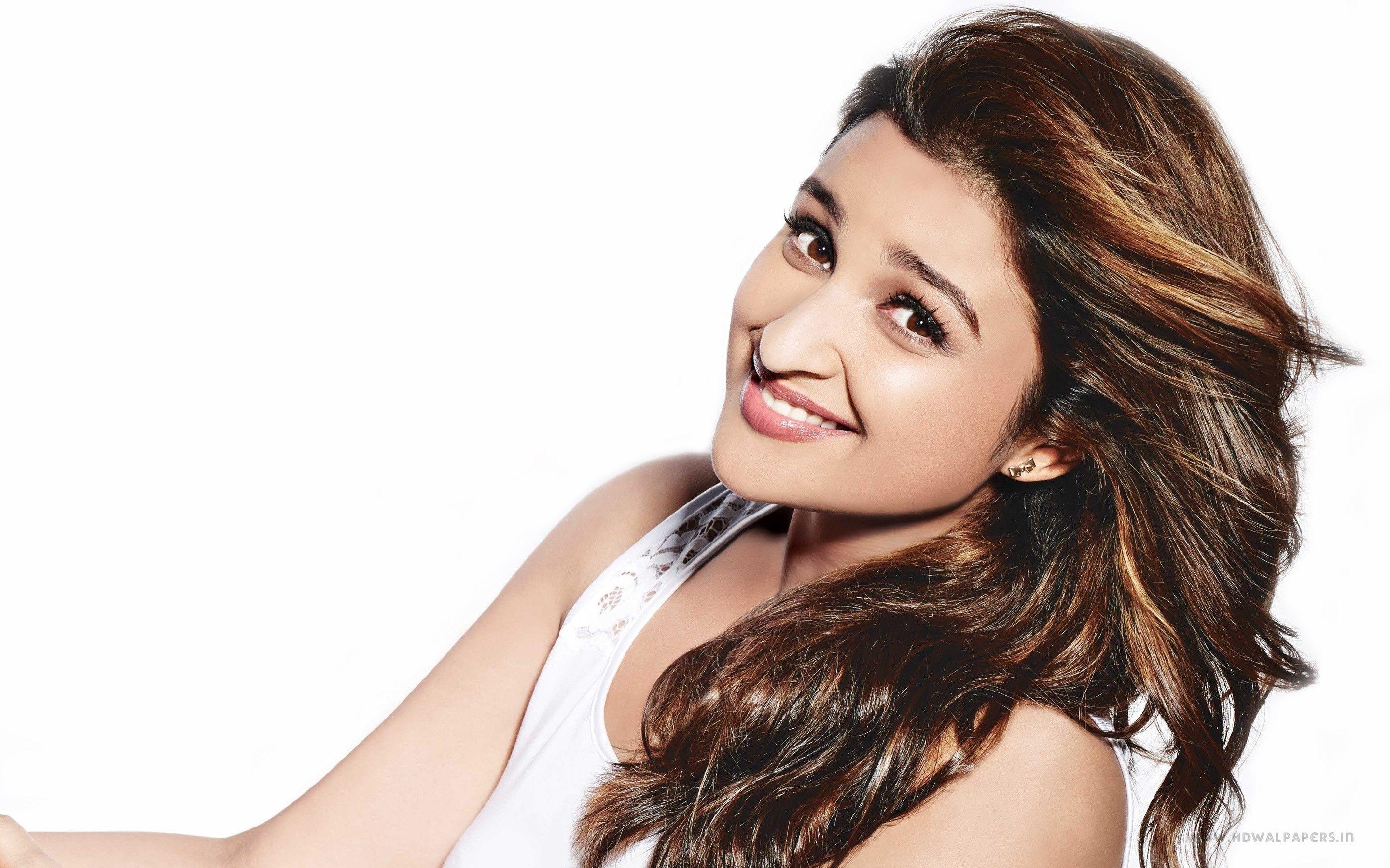 Parineeti Chopra Wallpapers - Top Free Parineeti Chopra Backgrounds ...