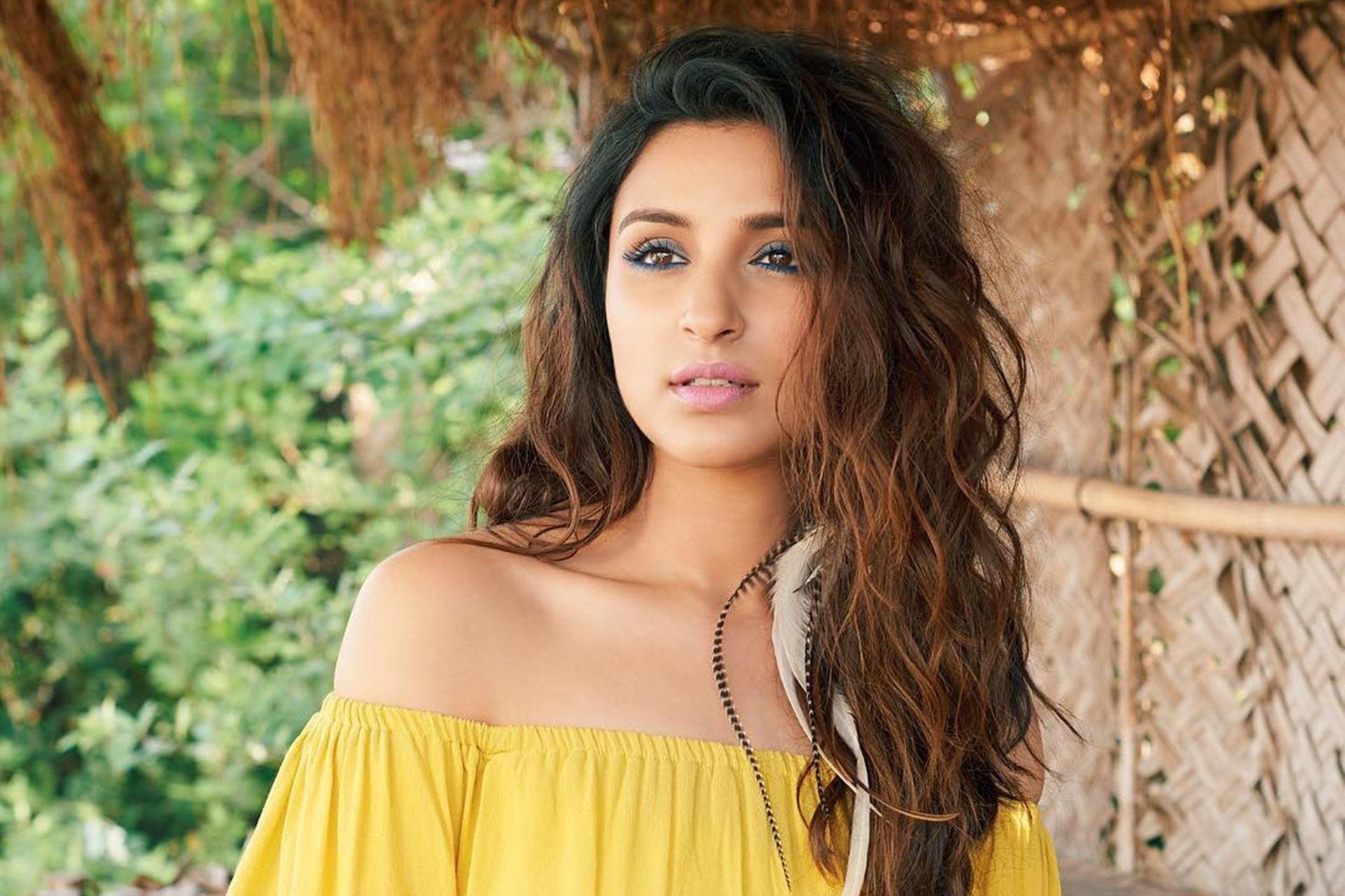 1920x1280 Parineeti Chopra Wallpaper HD Background Free Download