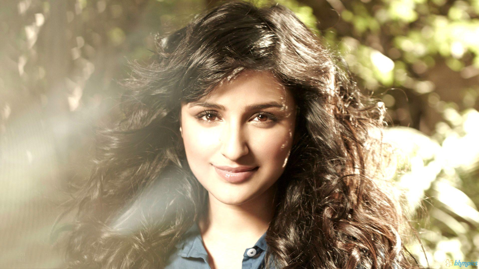 1920x1080 Parineeti Chopra