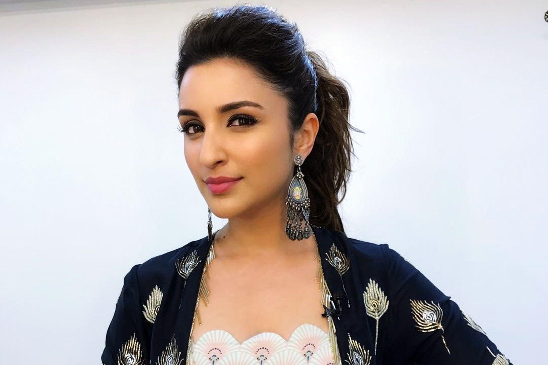 1920x1280 Parineeti Chopra Wallpaper 22057