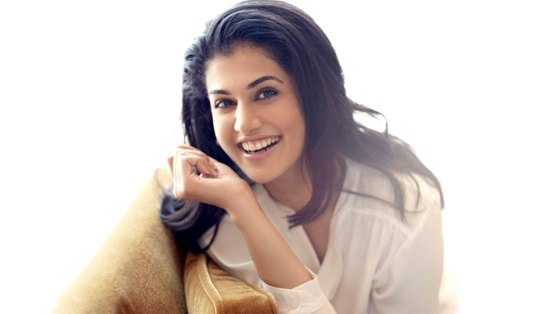 1920x1080 Taapsee Pannu Wallpaper