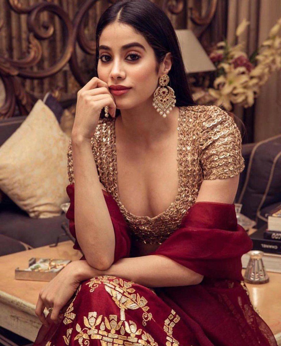 976x1200 Hot & Beautiful Photo of Jhanvi Kapoor. Hot Diva