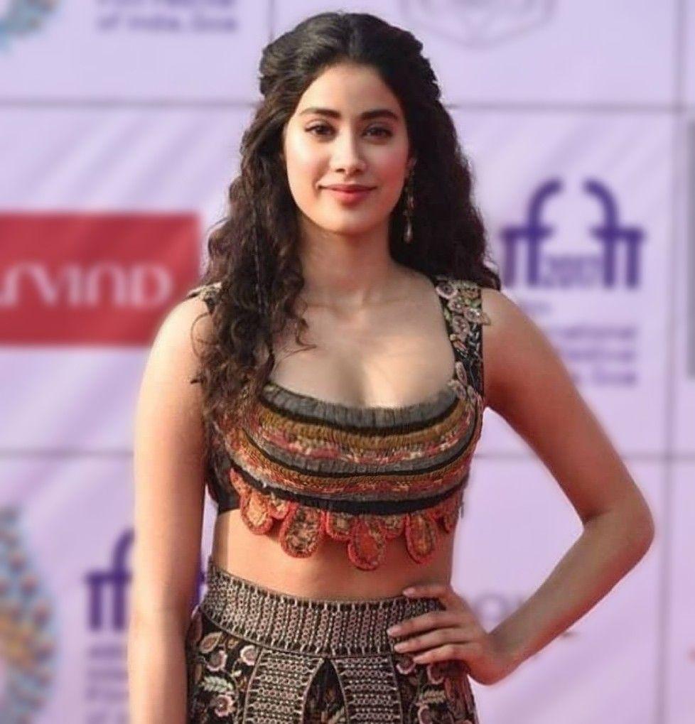 978x1019 Janhvi Kapoor Beautiful Wallpaper HD Image. Janhvi Kapoor