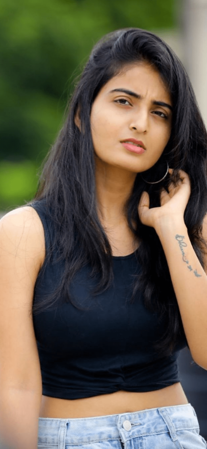 720x1560 Ananya Nagalla Wallpaper