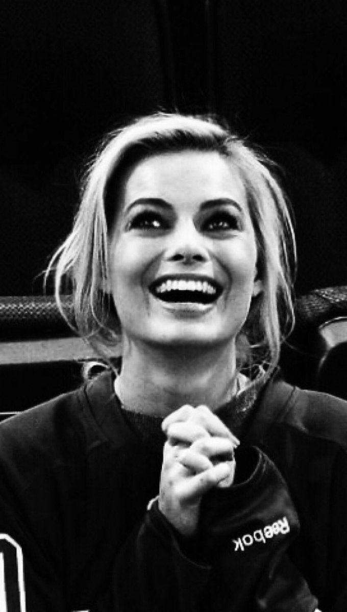 680x1200 sara - #MargotRobbie #wallpaper #wallpaper