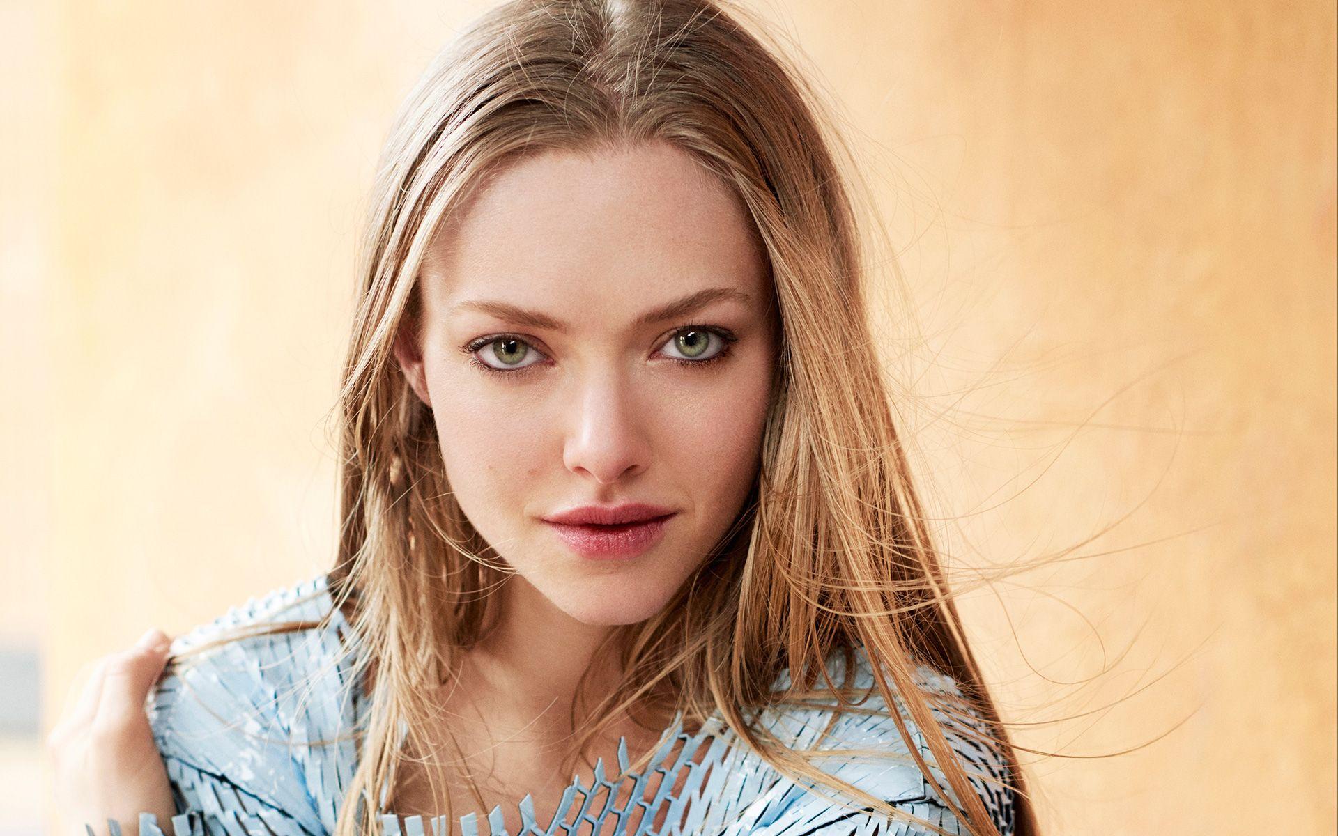 1920x1200 Amanda Seyfried Vogue Magazine wallpaper